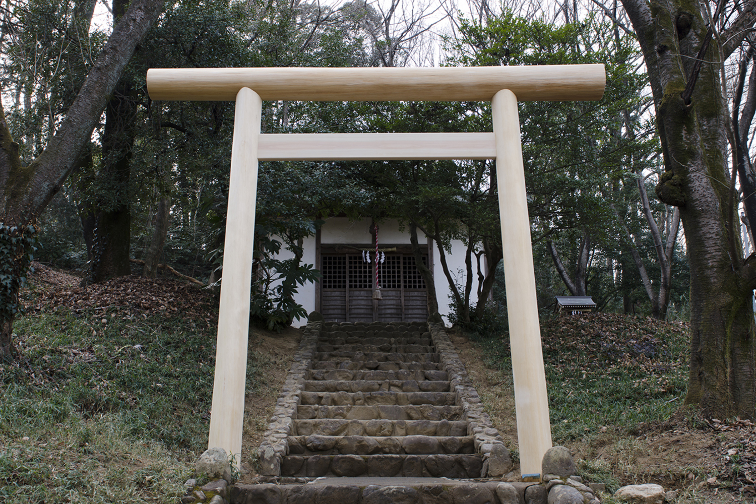 鳩山町　産士神社